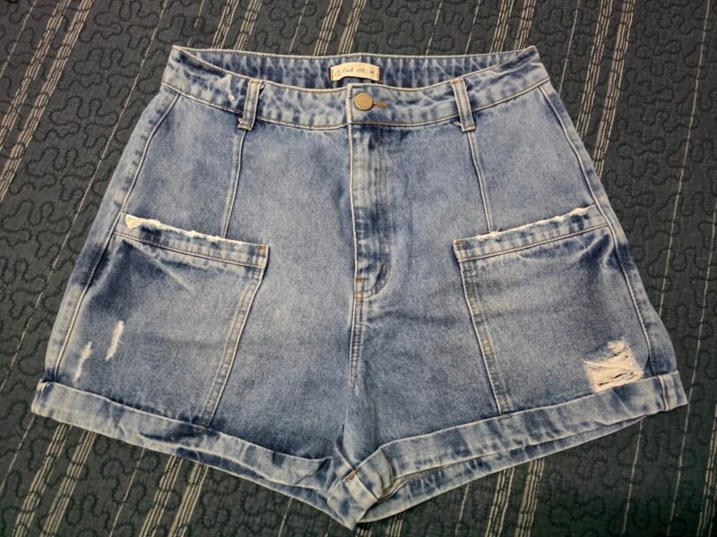 Short jeans destroyed