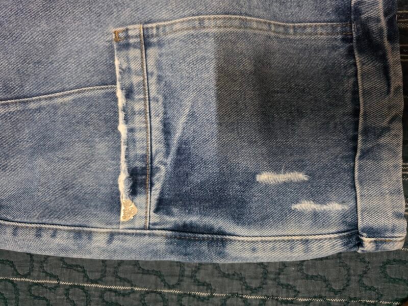Short jeans destroyed