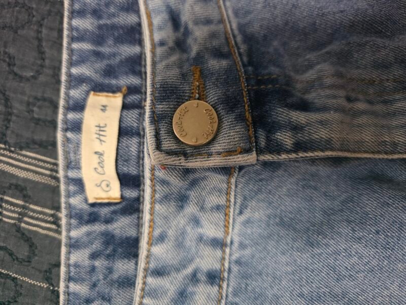 Short jeans destroyed